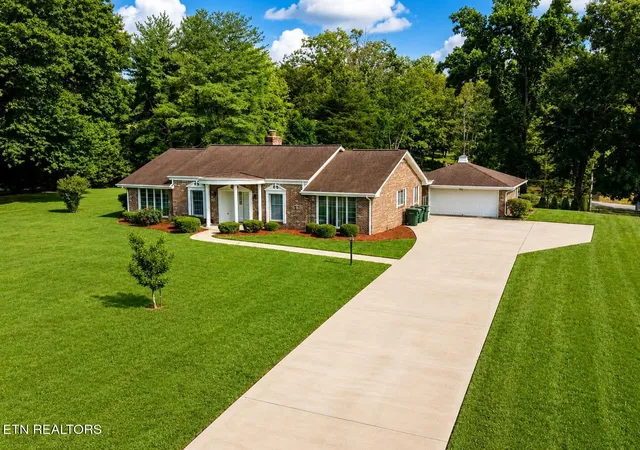 Photo 3 of Sale Pending at 132 Kimbili Dr, Greeneville, TN 37745 | MLS# 1349969 | Listing updated on 2026-08-28