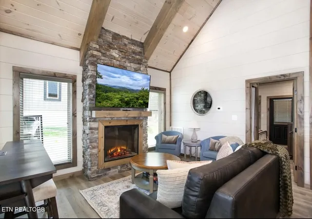 2nd image of 568 Warbonnet Wy, Pigeon Forge, TN 37863 | MLS# 1350574