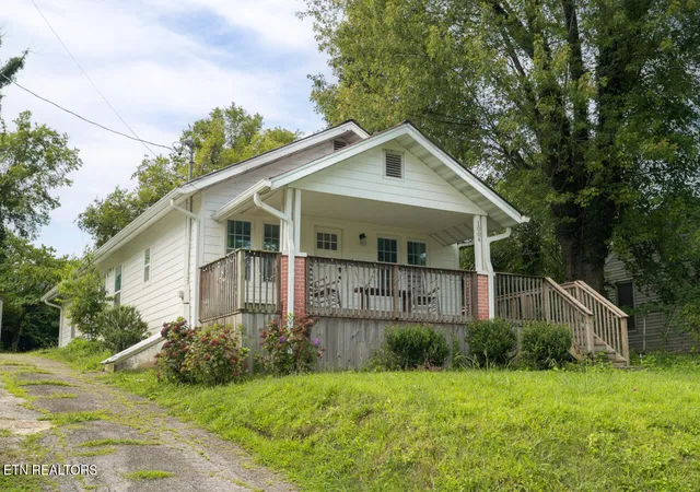 1st image of 1004 Phillips Ave, Knoxville, TN 37920 | MLS# 1349970