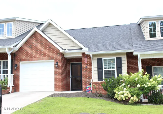 Photo 2 of Sale Pending at 1324 Hazelgreen Way, Knoxville, TN 37912 | MLS# 1350129 | Listing updated on 2026-09-06