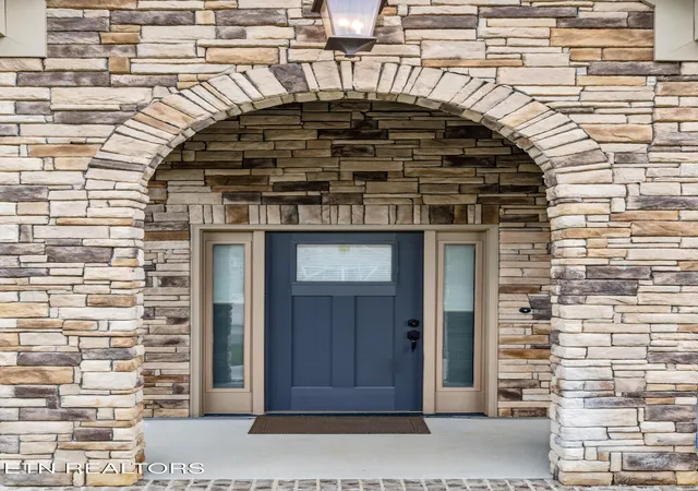3rd image of 433 Chimney Rock Dr, Lenoir City, TN 37771 | MLS# 1349975