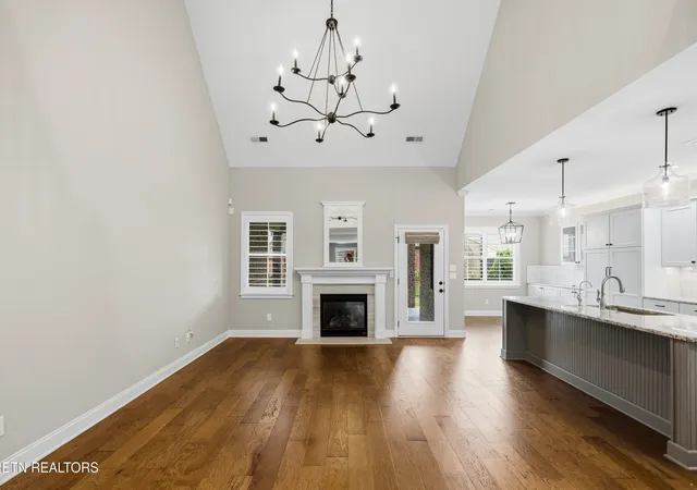 4th image of 433 Chimney Rock Dr, Lenoir City, TN 37771 | MLS# 1349975