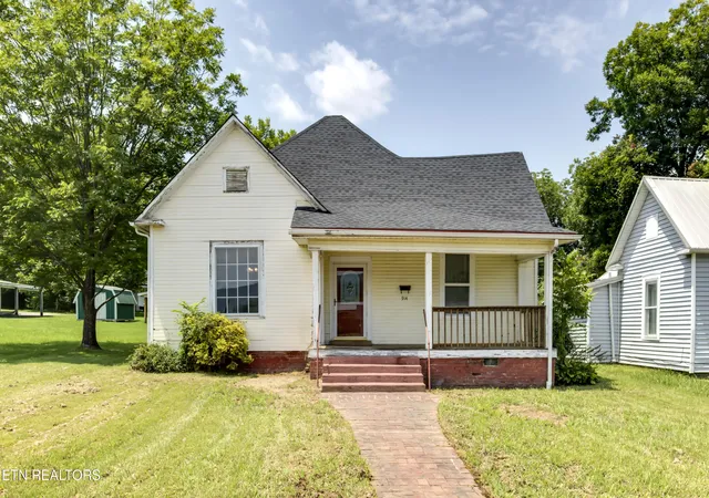 1st image of 914 Ohio Ave, Etowah, TN 37331 | MLS# 1349985