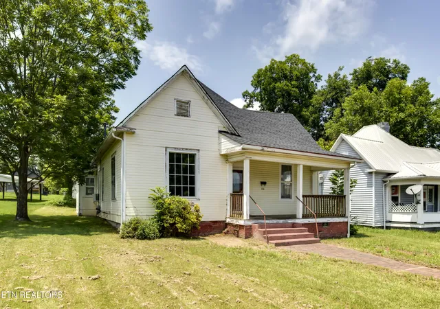 2nd image of 914 Ohio Ave, Etowah, TN 37331 | MLS# 1349985