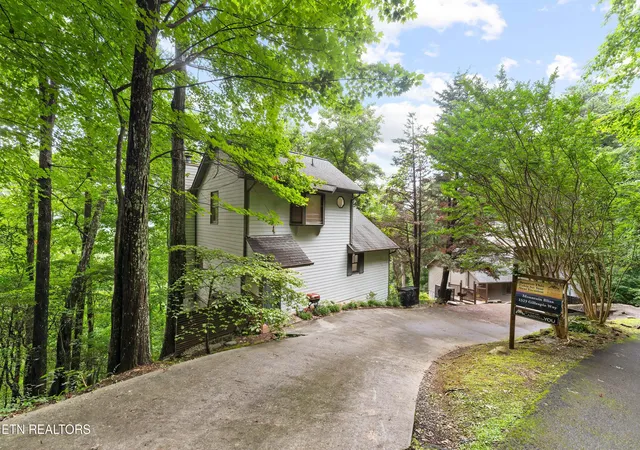 2nd image of 1523 Gillespie Wy, Gatlinburg, TN 37738 | MLS# 1349993