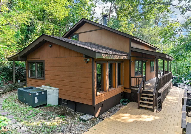 Photo 2 of Single family home for sale at 2817 Mountain View Cir, Sevierville, TN 37862 | MLS# 1350135 | Listing updated on 2026-09-29