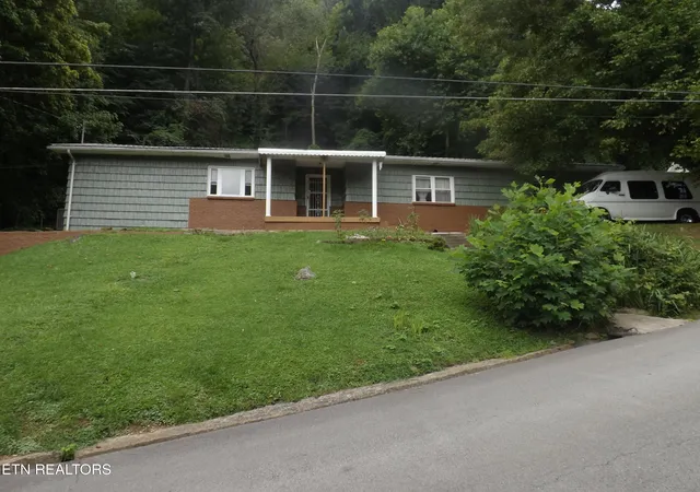 1st image of 137 Horseshoe Dr, Pineville, KY 40977 | MLS# 1350003