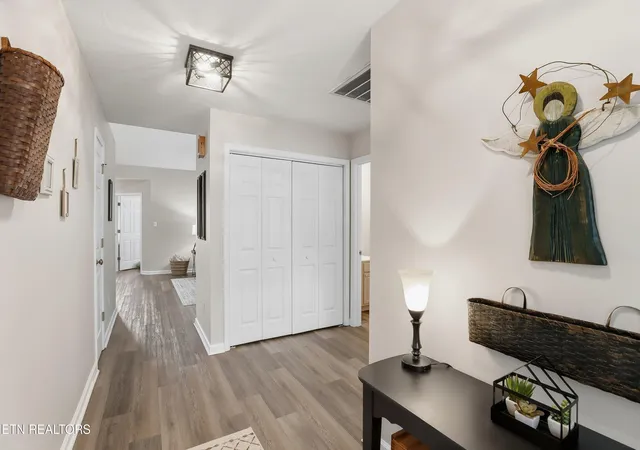 Listing Photo 4 - Condo for sale in building located at 415 Diamond Trace Wy, Knoxville, TN 37918