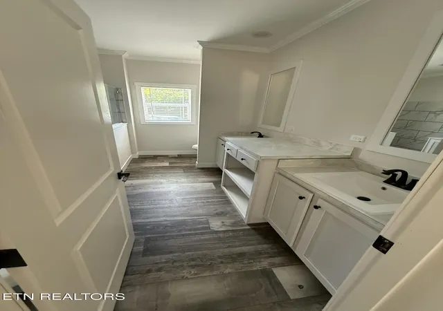Photo 4 of Single family home for sale at 705 Robin Dr, New Tazewell, TN 37825 | MLS# 1350030 | Listing updated on 2026-10-05