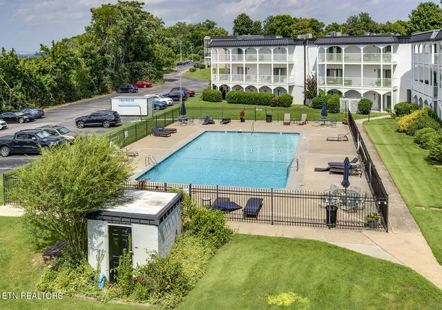 Photo 4 of Condo for sale at 5709 Lyons View Pike #1318, Knoxville, TN 37919 | MLS# 1350042 | Listing updated on 2026-07-30
