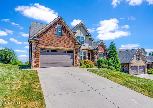 Photo 2 of Single family home for sale at 644 Blowing Rock Ln, Knoxville, TN 37922 | MLS# 1350243 | Listing updated on 2026-09-15