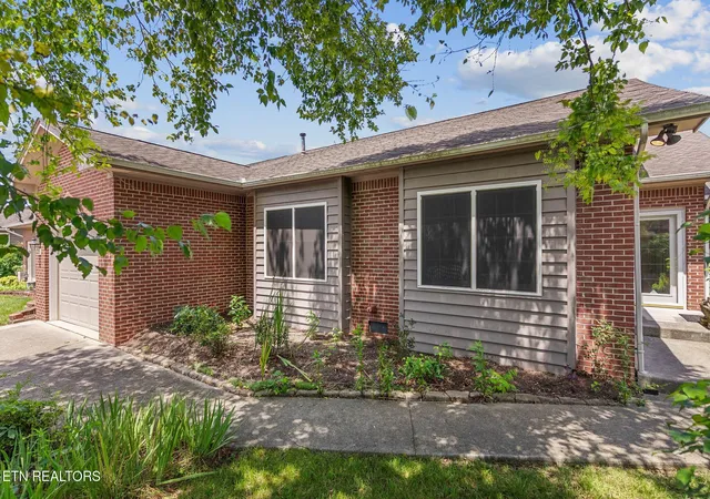 1st image of 21 Rivers Ct, Oak Ridge, TN 37830 | MLS# 1350258