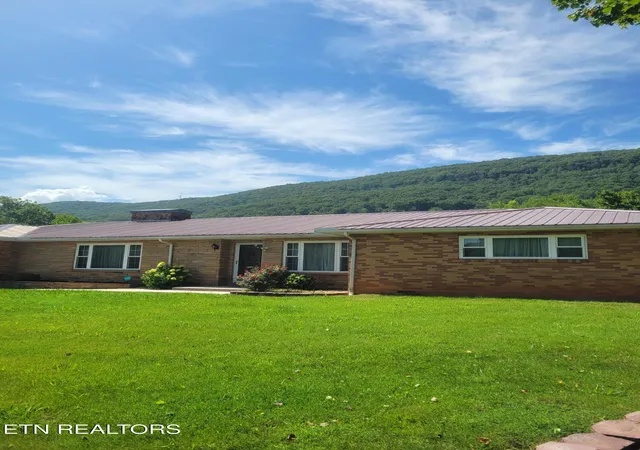 2nd image of 132 Ridgecrest Rd, Harriman, TN 37748 | MLS# 1350065
