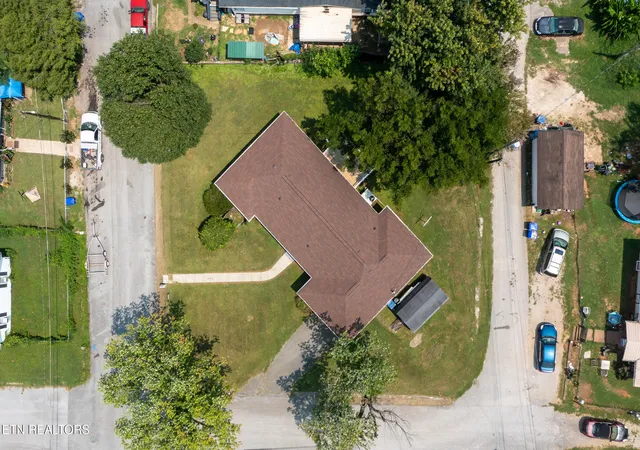 2nd image of 202 Birch St, Harriman, TN 37748 | MLS# 1350079