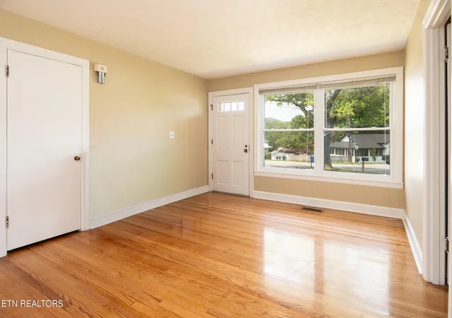 5th image of 202 Birch St, Harriman, TN 37748 | MLS# 1350079