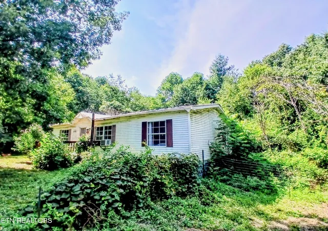 2nd image of 112 Adams Ln, Rockwood, TN 37854 | MLS# 1350203