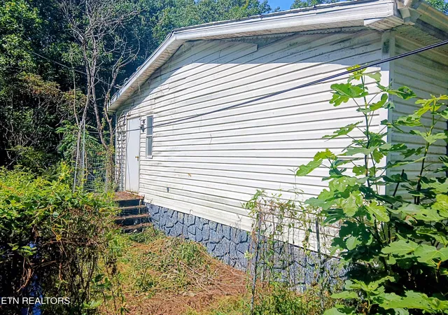 3rd image of 112 Adams Ln, Rockwood, TN 37854 | MLS# 1350203