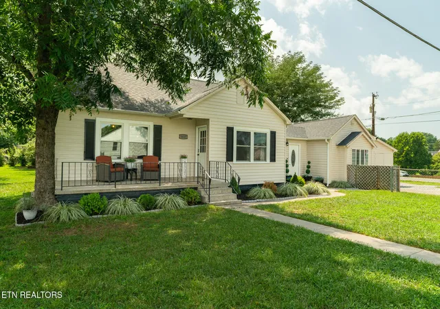 2nd image of 1027 Harrisdale St, Maryville, TN 37801 | MLS# 1350082