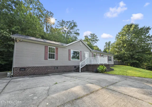 2nd image of 236 Loggers Ln, Clinton, TN 37716 | MLS# 1350091