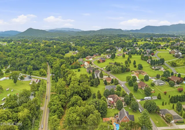 Photo 3 of Single family home for sale at 2070 James Rd, Sevierville, TN 37876 | MLS# 1350164 | Listing updated on 2026-09-21