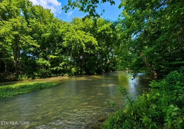 Photo 4 of Single family home for sale at 2070 James Rd, Sevierville, TN 37876 | MLS# 1350164 | Listing updated on 2026-09-21