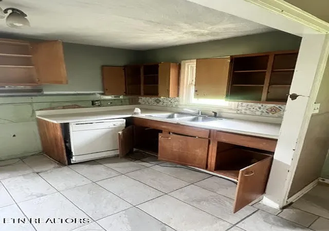 5th image of 131 Howard Ave, Harriman, TN 37748 | MLS# 1350108