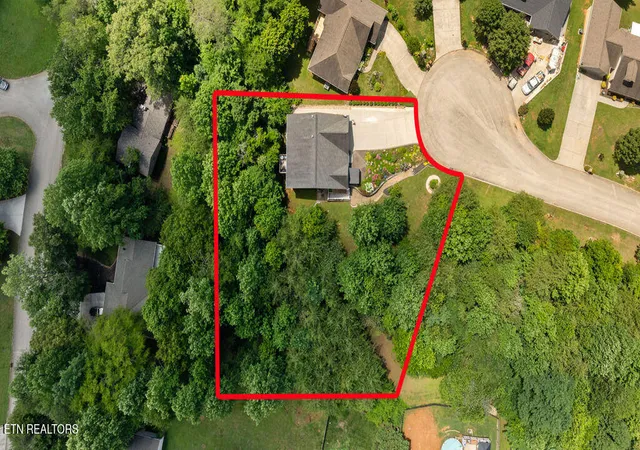 Photo 4 of Sale Pending at 600 Marston Ln, Knoxville, TN 37920 | MLS# 1350856 | Listing updated on 2026-09-01