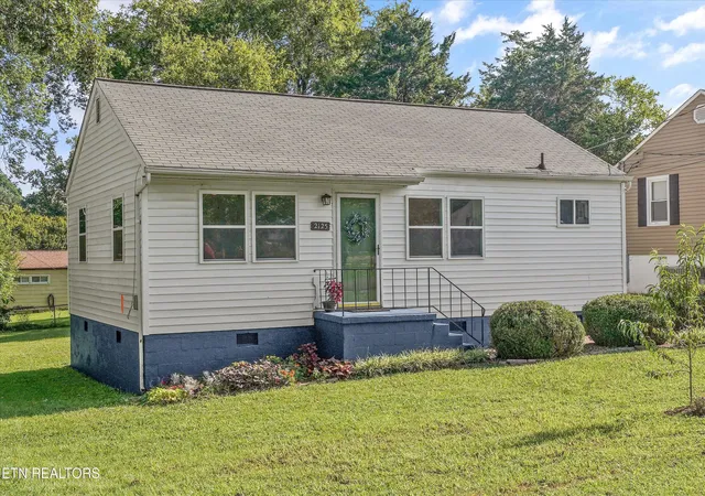 Photo 1 of Sale Pending at 2125 Mcclung Ave, Knoxville, TN 37920 | MLS# 1350385 | Listing updated on 2026-08-11
