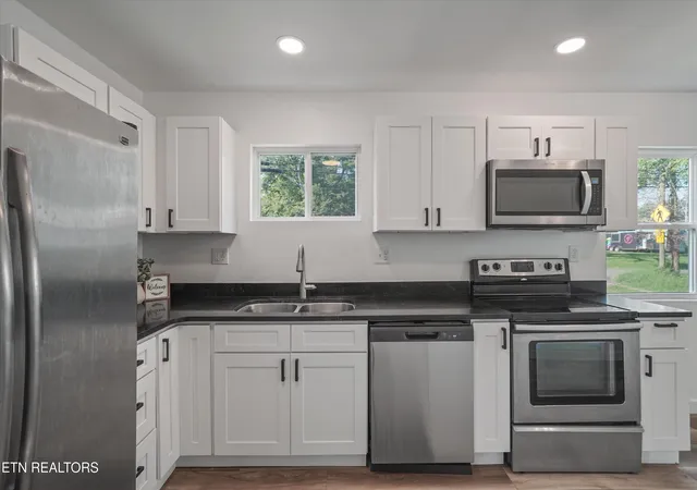 Photo 3 of Sale Pending at 2125 Mcclung Ave, Knoxville, TN 37920 | MLS# 1350385 | Listing updated on 2026-08-11