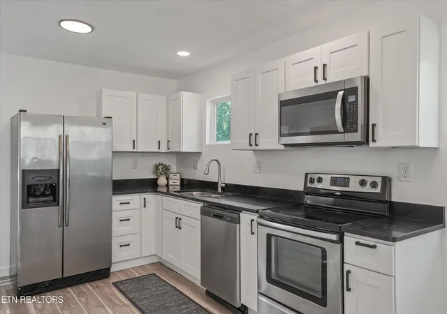 Photo 4 of Sale Pending at 2125 Mcclung Ave, Knoxville, TN 37920 | MLS# 1350385 | Listing updated on 2026-08-11