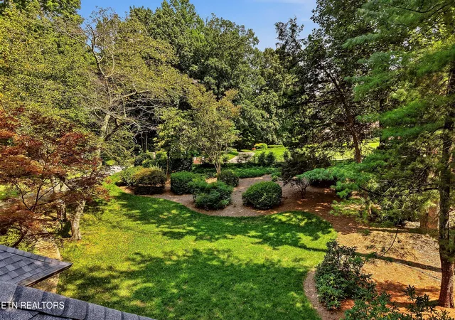 Photo 3 of Single family home for sale at 152 Whippoorwill Dr, Oak Ridge, TN 37830 | MLS# 1350142 | Listing updated on 2026-10-06