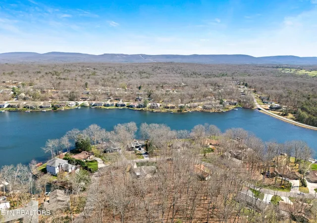 26th image of 251 Lakewood Dr, Crossville, TN 38558 | MLS# 1350273