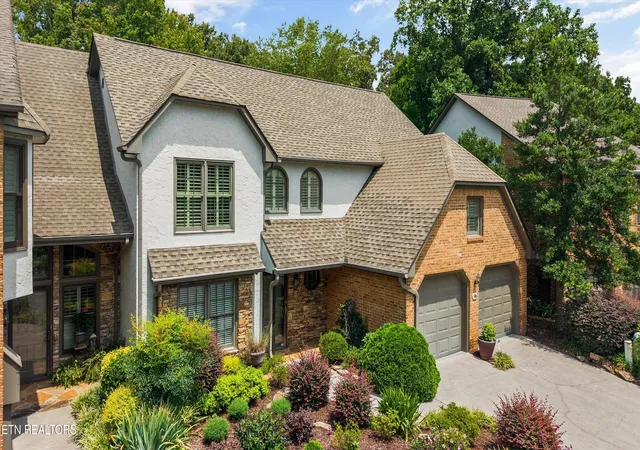 3rd image of 946 Ethans Glen Dr, Knoxville, TN 37923 | MLS# 1352016