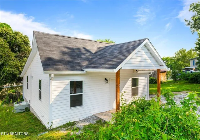 1st image of 608 E Walden St, La Follette, TN 37766 | MLS# 1350123