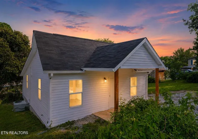 2nd image of 608 E Walden St, La Follette, TN 37766 | MLS# 1350123