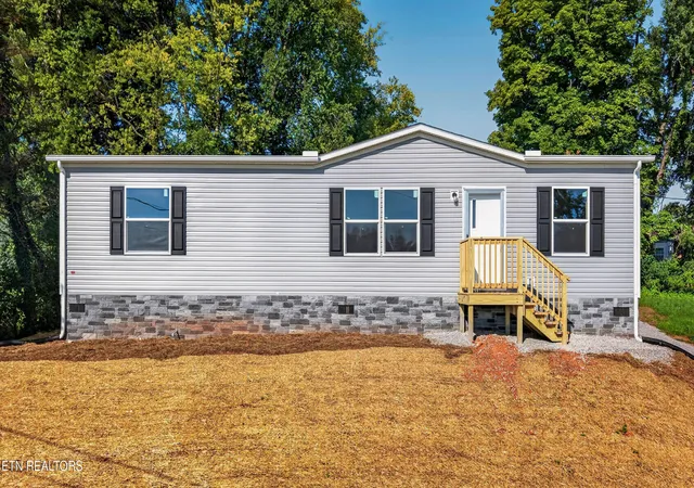 Photo 2 of Single family home for sale at 1809 High Ave, Jefferson City, TN 37760 | MLS# 1350122 | Listing updated on 2026-09-01