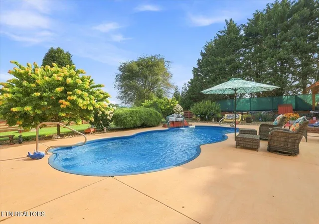4th image of 416 Terry Point Rd, Dandridge, TN 37725 | MLS# 1350126