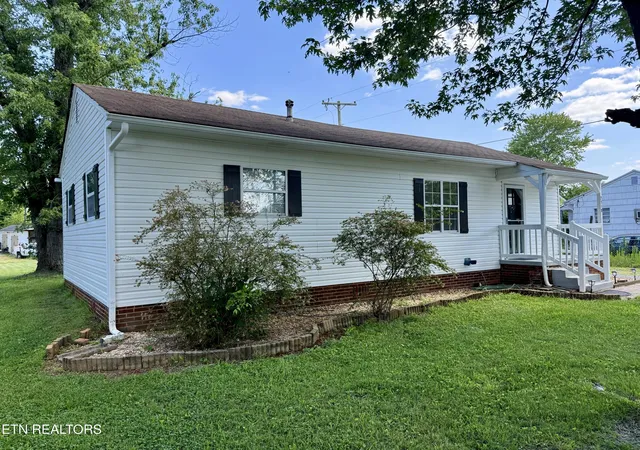 2nd image of 2318 Grove St, Maryville, TN 37804 | MLS# 1350204