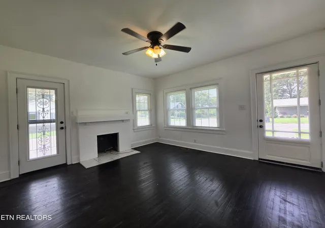 Photo 3 of Single family home for sale at 601 W Glenwood Ave, Knoxville, TN 37917 | MLS# 1350703 | Listing updated on 2026-08-05