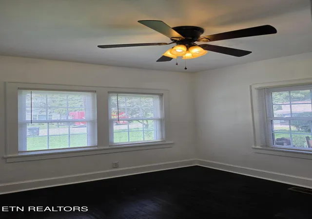 Photo 4 of Single family home for sale at 601 W Glenwood Ave, Knoxville, TN 37917 | MLS# 1350703 | Listing updated on 2026-08-05