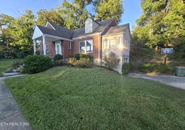 Photo 45 of Single family home for sale at 400 Gloucester Ave, Middlesboro, KY 40965 | MLS# 1350232 | Listing updated on 2026-09-06