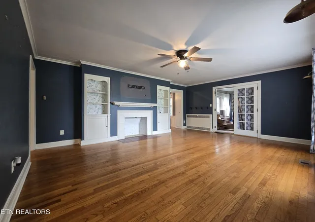 Photo 3 of Single family home for sale at 400 Gloucester Ave, Middlesboro, KY 40965 | MLS# 1350232 | Listing updated on 2026-09-06