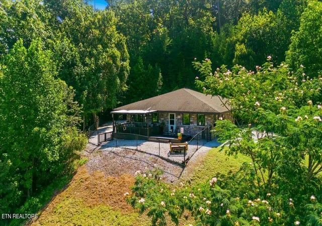 2nd image of 111 Eagle Ridge Rd, Kingston, TN 37763 | MLS# 1350275