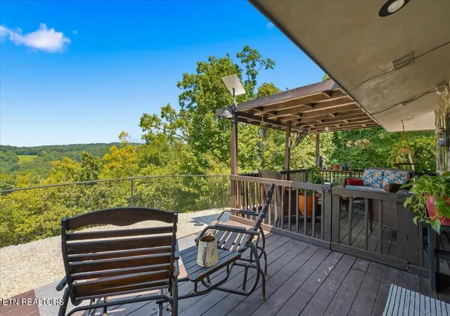 Photo 3 of Single family home for sale at 111 Eagle Ridge Rd, Kingston, TN 37763 | MLS# 1350275 | Listing updated on 2026-08-19