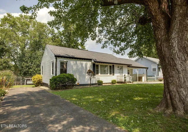 4th image of 111 Sunset Dr, Harriman, TN 37748 | MLS# 1350223