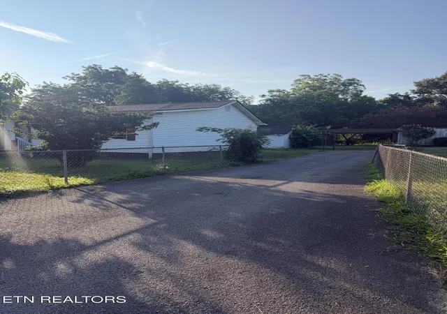 Photo 3 of Sale Pending at 116 Doris Ln #116, Maryville, TN 37803 | MLS# 1350180 | Listing updated on 2026-09-20