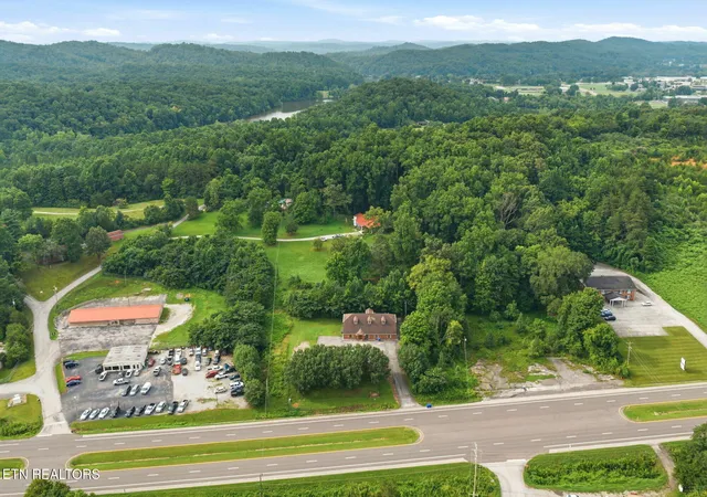 4th image of 2215 S Roane St, Harriman, TN 37748 | MLS# 1350151