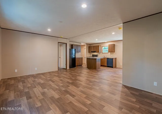 Photo 4 of Single family home for sale at 3813 Bonnie View Ave, Knoxville, TN 37914 | MLS# 1350186 | Listing updated on 2026-09-17