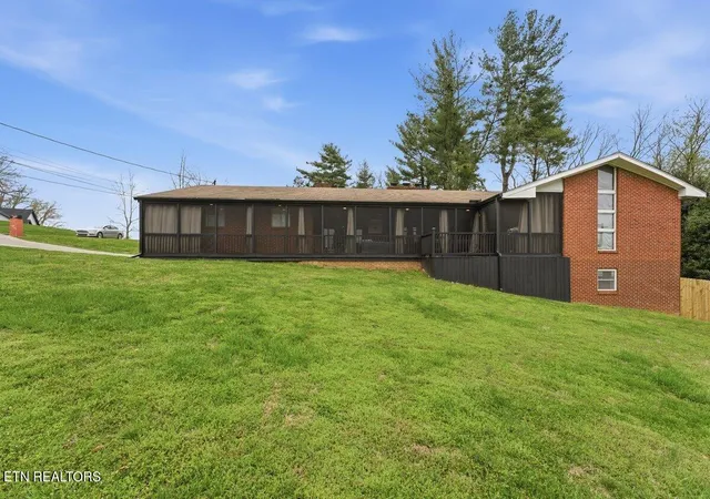 1st image of 1414 Rosalyn Dr, Knoxville, TN 37914 | MLS# 1350200