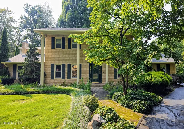Photo 3 of Sale Pending at 111 Claremont Rd, Oak Ridge, TN 37830 | MLS# 1350255 | Listing updated on 2026-08-30